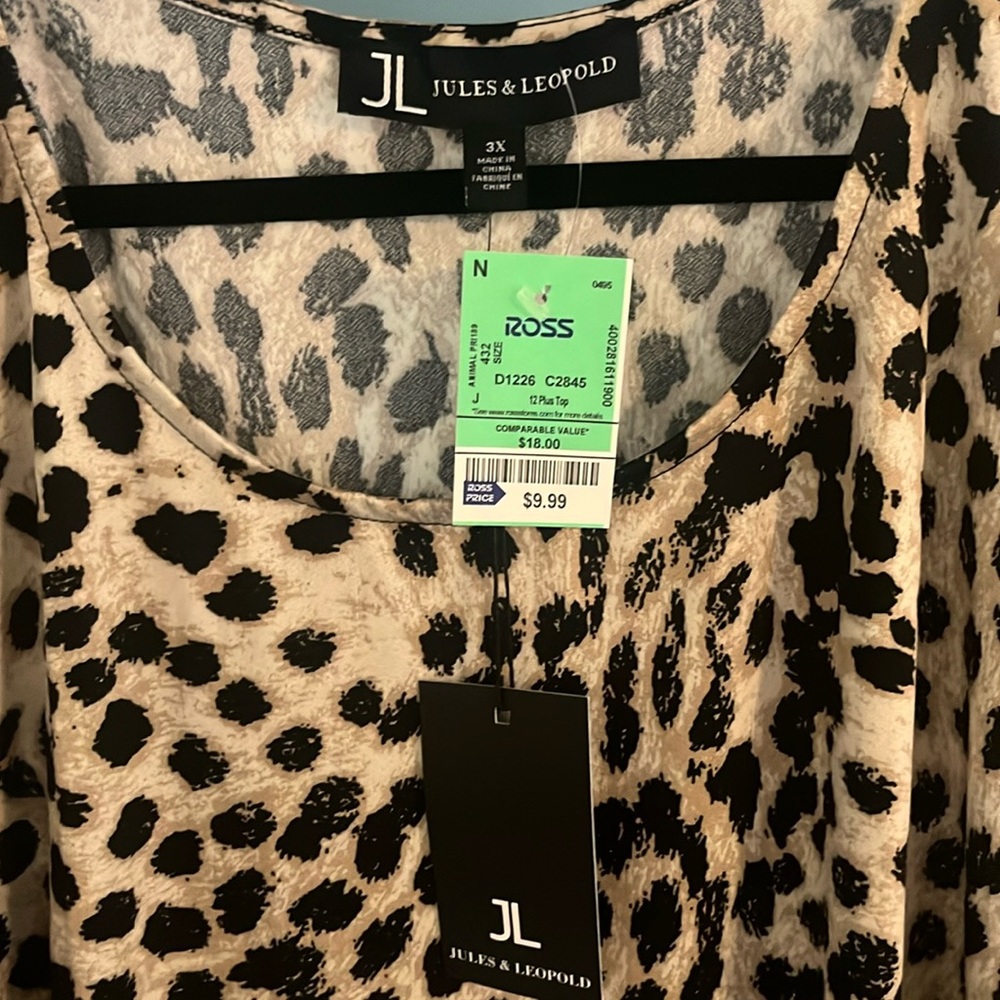 New blouse w/tags
